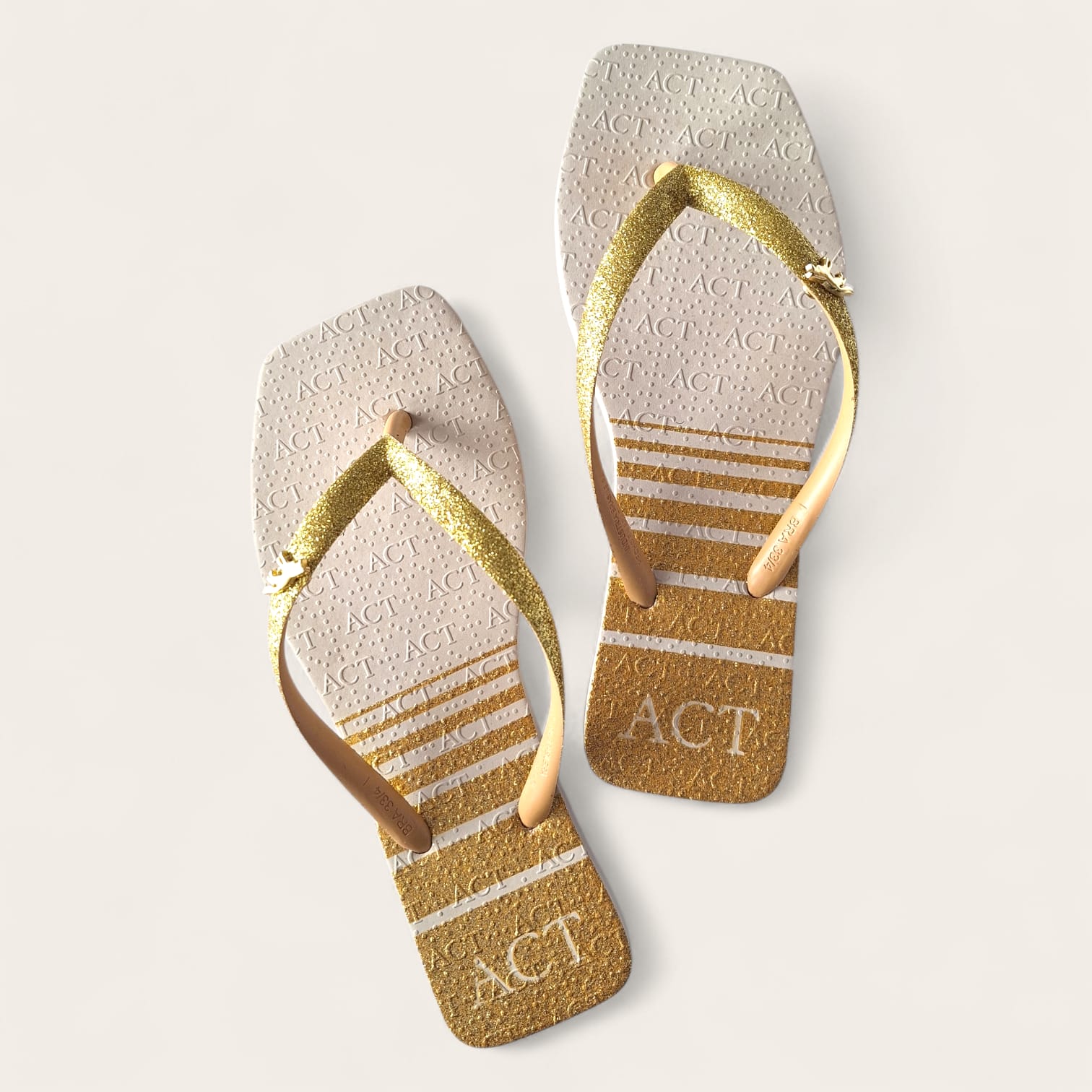 Sandalia feminina acostamento - PARTY/GOLD