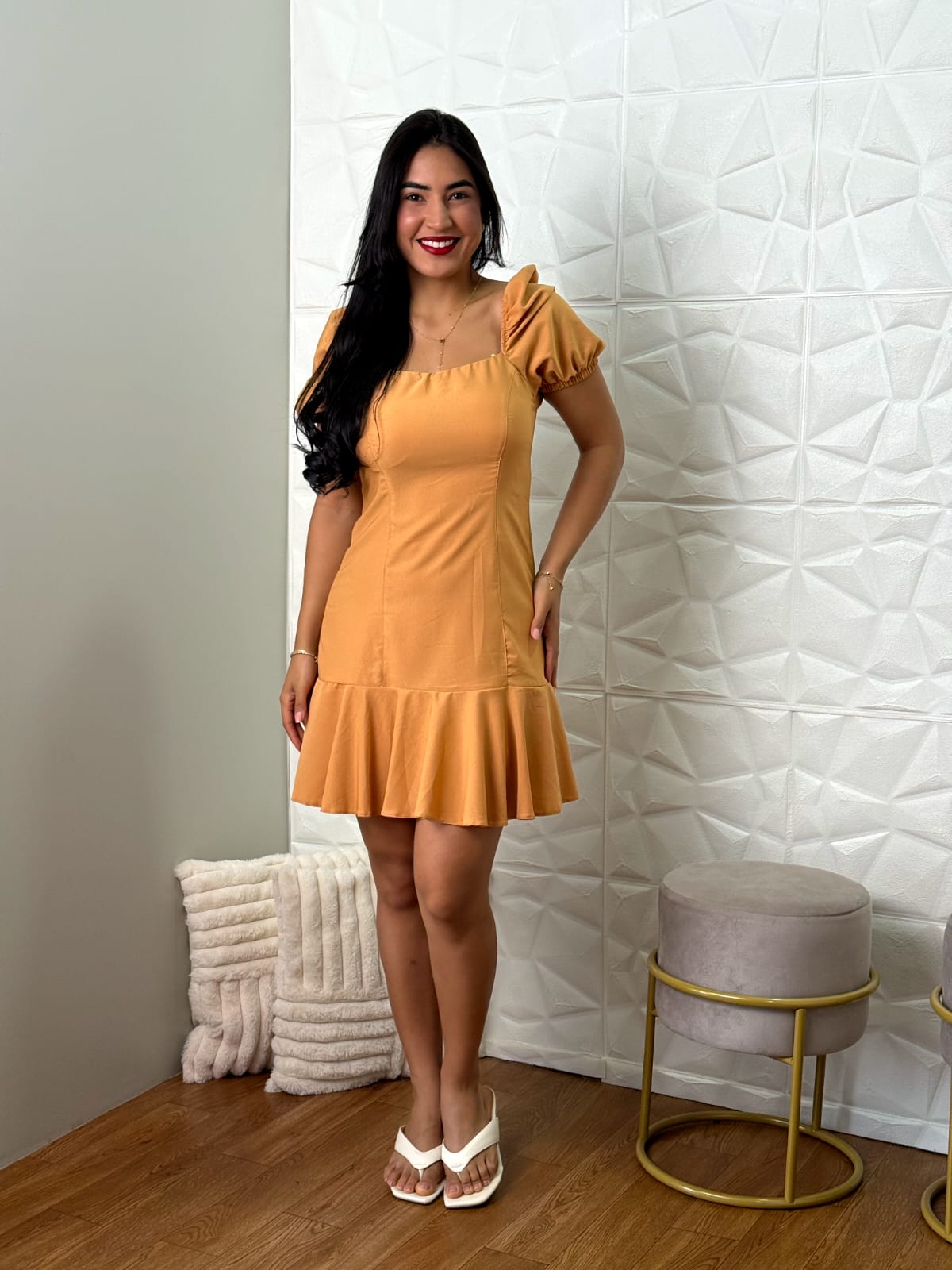 Vestido Curto Mostarda com Manga Bufante TAM: M