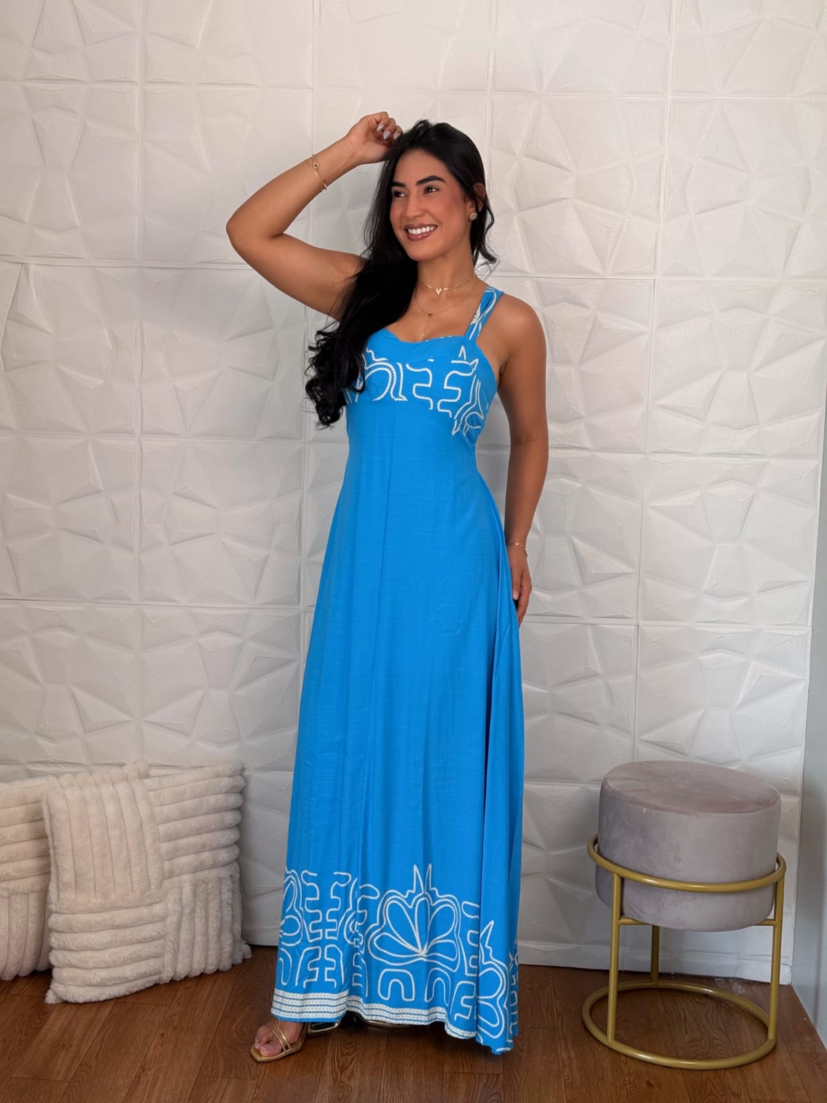 Vestido Longo Azul com Detalhes Bordados TAM: M