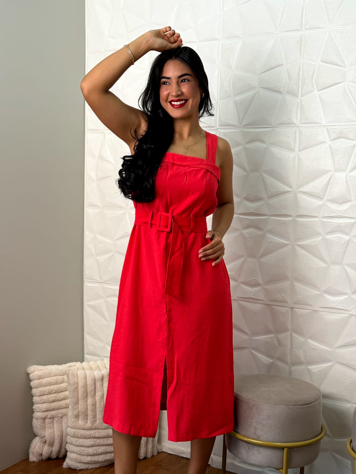 Vestido Midi Vermelho com Cinto e Fenda Frontal TAM: M